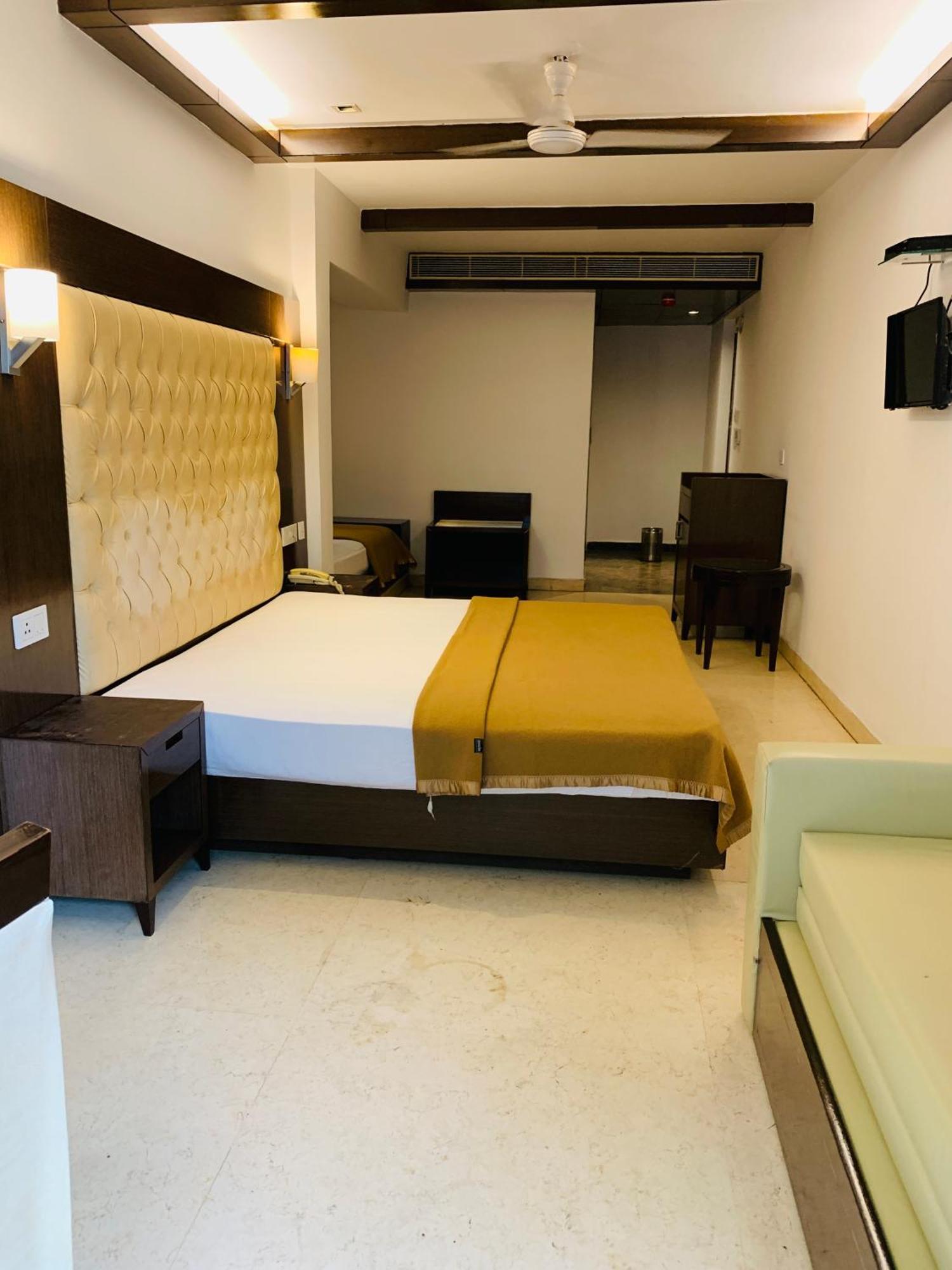 Metropolis Tourist Home Paharganj New Delhi Exteriör bild