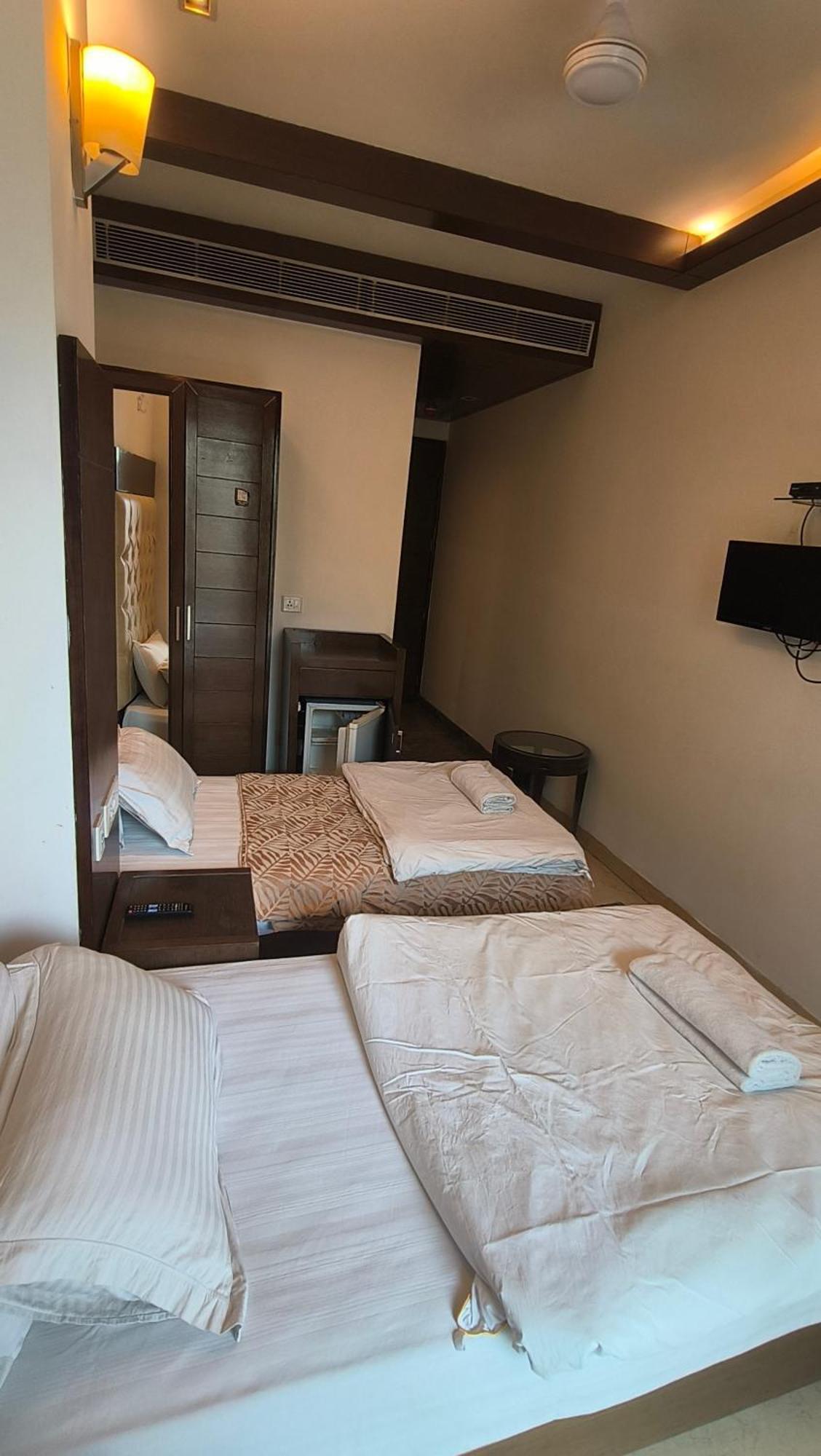Metropolis Tourist Home Paharganj New Delhi Exteriör bild