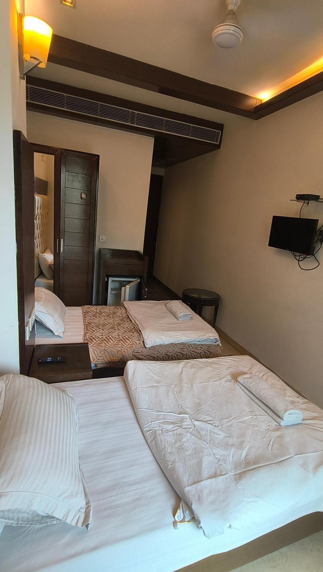 Metropolis Tourist Home Paharganj New Delhi Exteriör bild
