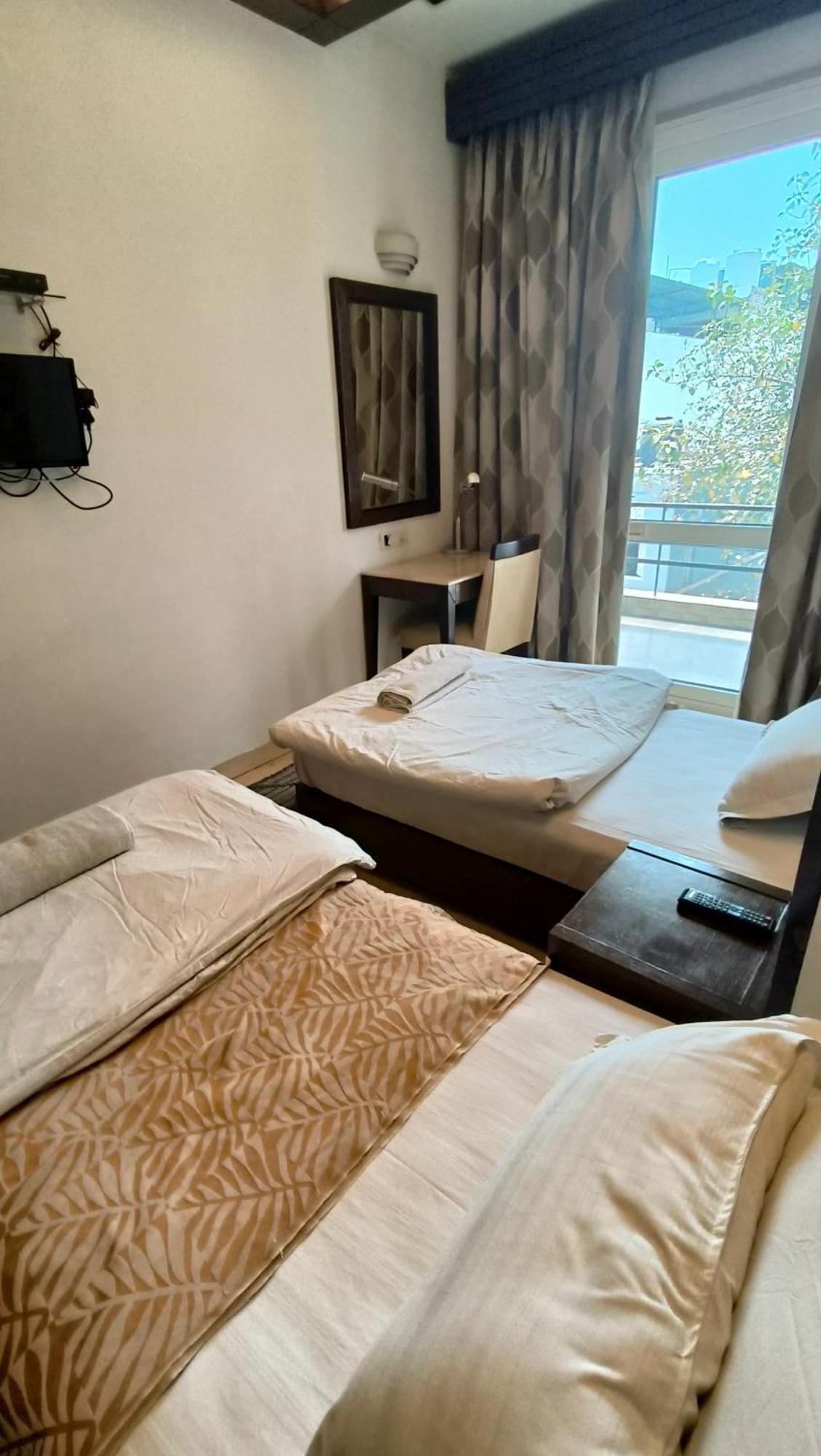 Metropolis Tourist Home Paharganj New Delhi Exteriör bild
